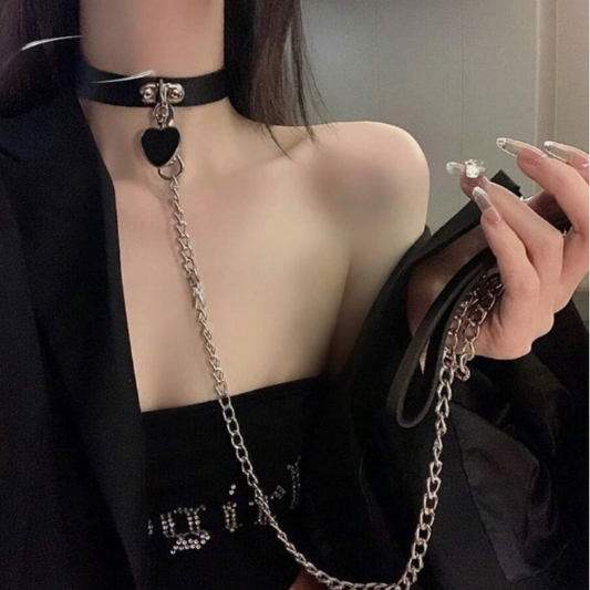 Gargantilla con cadena BDSM